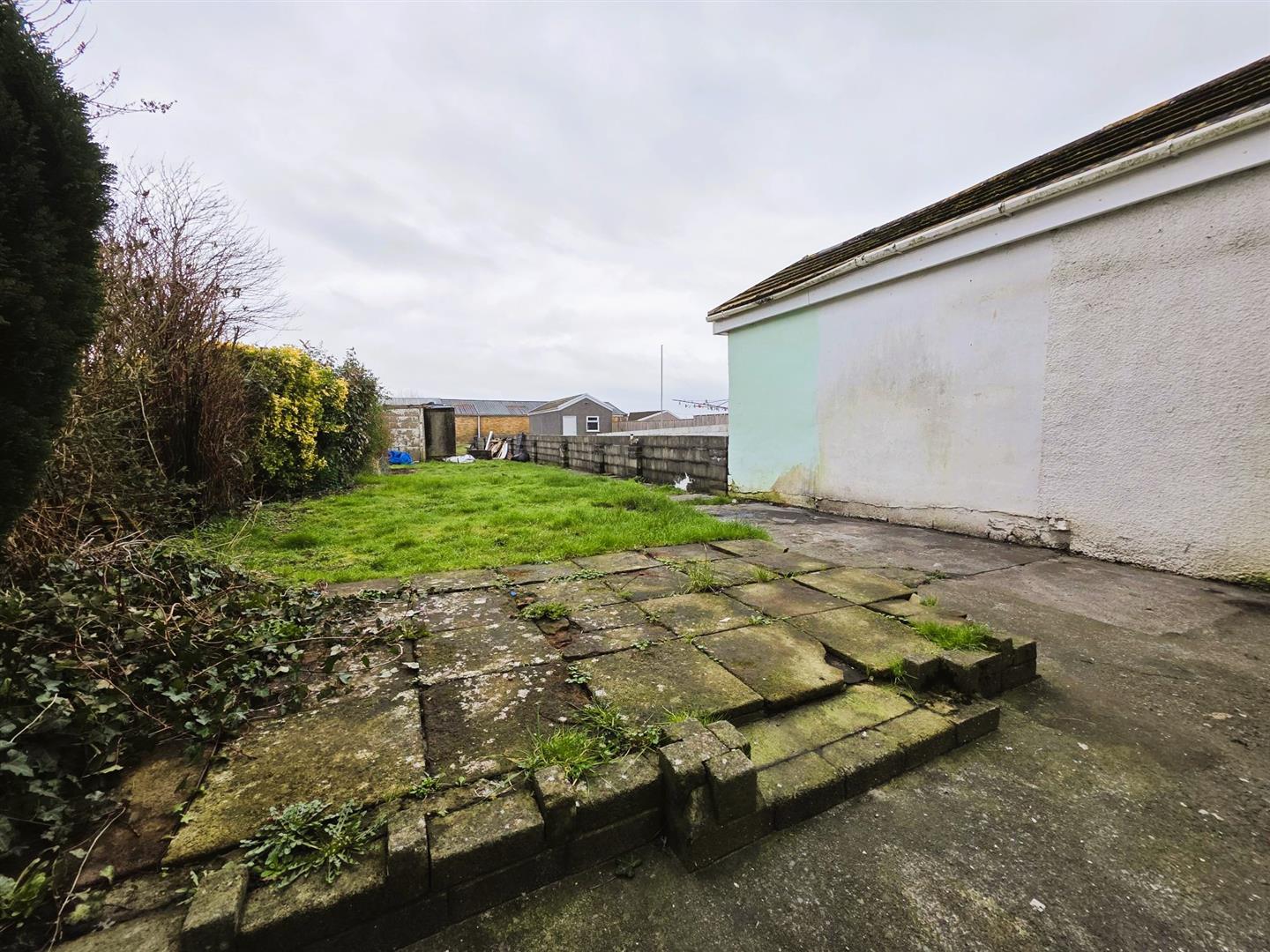 Afon Road, Llangennech, Llanelli, SA14 8TS